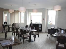 旅游酒店，位于Chef-Boutonne的酒店