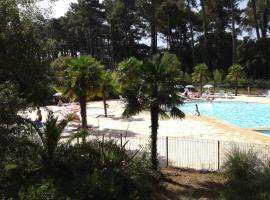 T2 Turquoise Ondres plage avec piscine et tennis，位于翁德尔的酒店