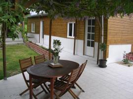 CHEZ PIMLINE，位于Saint-Aubin-sur-Quillebeuf的酒店