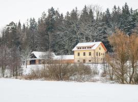 Hájenka Zátoky，位于Dlouhé的酒店