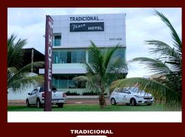 Tradicional Plaza Hotel，位于Nerópolis的酒店