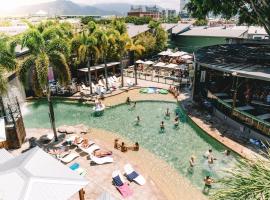 Gilligan's Hotel & Resort Cairns，位于凯恩斯的度假村