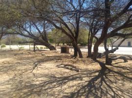 Camping agreste El Algarrobo de Quilmes，位于阿迈查德尔瓦勒的豪华帐篷营地