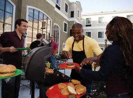 阿尔伯克基北驻桥套房酒店，位于阿尔伯克基的酒店