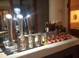 L'Auberge des voyageurs，位于Ménigoute的酒店