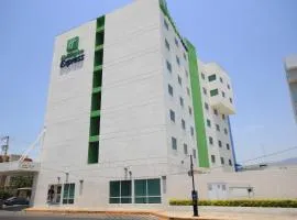 图斯特拉-古铁雷斯拉马里巴智选假日酒店