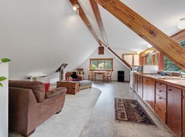 Meadow Redwoods，位于布拉格堡的酒店