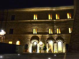 Palazzo Riccucci Resort，位于Montappone的酒店