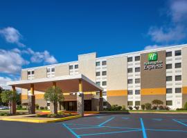 Holiday Inn Express Pittston - Scranton Airport, an IHG Hotel，位于威尔克斯 - 巴里/斯克兰顿国际机场 - AVP附近的酒店