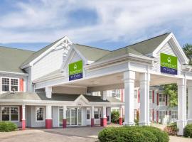 Hometown Inn & Suites - Waunakee，位于Waunakee的酒店