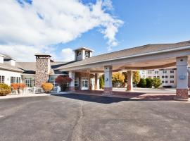 Holiday Inn Express St Ignace-Lake Central by IHG，位于圣伊尼亚斯的酒店