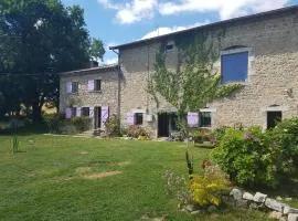 Les Pierres Davélie