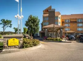 Monte Carlo Inn Barrie - Newly Renovated