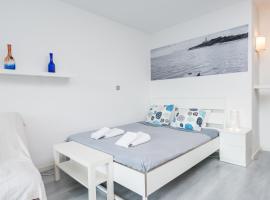 Nice Studio in Siesta 2 in Puerto Alcudia 2，位于阿尔库迪亚的酒店