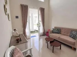 Villa Blossom Kayana Regency E7