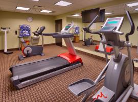 欧弗兰帕克快捷假日套房酒店，位于欧弗兰帕克的酒店