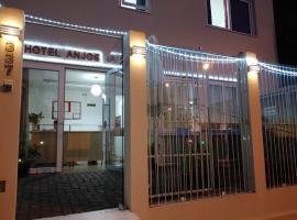 Hotel Anjos LTDA，位于格拉瓦塔伊的酒店