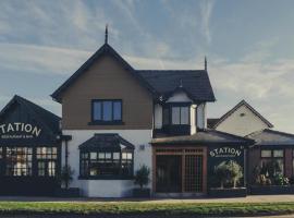 The Station Restaurant & Bar，位于唐克斯特的酒店