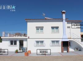 Villa La Costa - 3 apartamentos turísticos，位于罗萨斯的酒店
