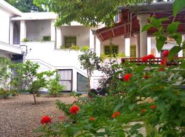Marayoor Holidays，位于玛莱尤尔的住宿加早餐旅馆