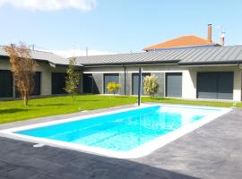 Carballos Altos-Apartamentos Turísticos，位于阿尔苏阿的酒店