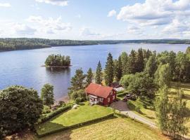 Nice Home In Årjäng With Wifi，位于奥尔延的酒店