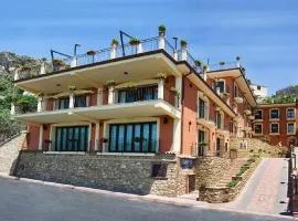 奥古斯提尼亚纳酒店