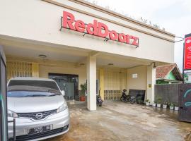 RedDoorz Syariah near Exit Toll Ciawi，位于茂物的酒店