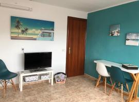 Beta's place - Apartamento primera l&iacute;nea de playa，位于布拉内斯的酒店