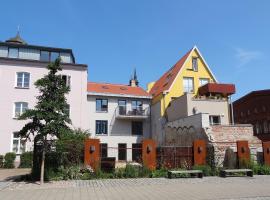巴克博得司徒博得度假屋，位于施特拉尔松德吕根大桥附近的酒店