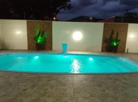Casa com piscina，位于贝卢港的度假屋