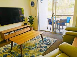 Quiet 2 bedroom - Private Unit 40 - Mantra Nelson Bay，位于尼尔森湾的酒店