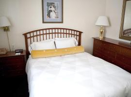 珊瑚公寓套房酒店，位于阿拉米达AMF南岸车道附近的酒店