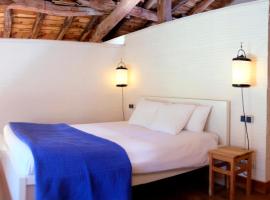 马纳里内吉乡村公寓，位于Aia的酒店