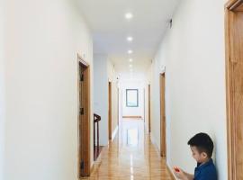 AKU HOUSE Villa Ao vua，位于巴位的酒店