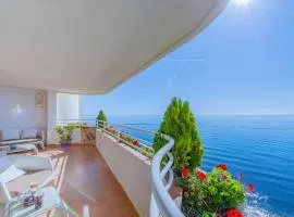Beachfront Apartment Marbella Center