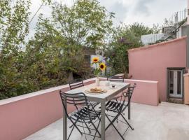 Anafiotika hideaway acropolis Athens by Cycladica，位于雅典的酒店
