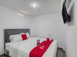 RedDoorz Syariah near Galeria Mall Yogyakarta