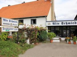 Hotel & gasthaus „Alte Schmiede“，位于Heiningen的酒店