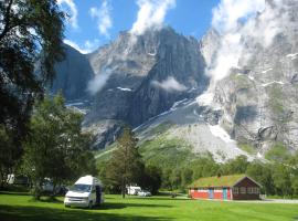 Trollveggen Camping，位于翁达尔斯内斯的酒店