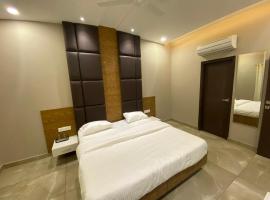 Hotel The Retro Regency，位于卢迪亚纳的酒店