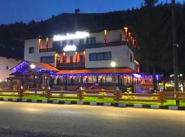 Cabana Sura Getilor Arinis，位于沃拉内特的带泳池的酒店