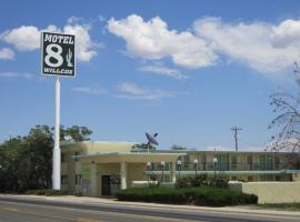 威尔科克斯8号汽车旅馆，位于威尔科克斯的酒店