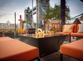 The Tower Hotel, by Thistle，位于伦敦的带停车场的酒店