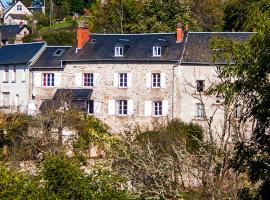 Vue sur la Vezere，位于Treignac的酒店