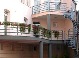 Garni Hotel Cibalia，位于温科夫齐的酒店