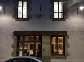 Three rooms above a bar Résistance meuseum