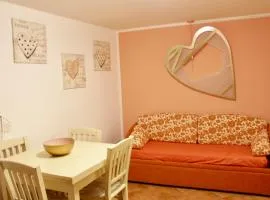 VUCCIRIA 57 locazione turistica nel cuore pulsante della movida!