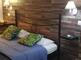 奥罗拉度假屋，位于陶尔米纳的酒店