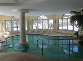 加拿大酒店 ，位于平佐洛的酒店